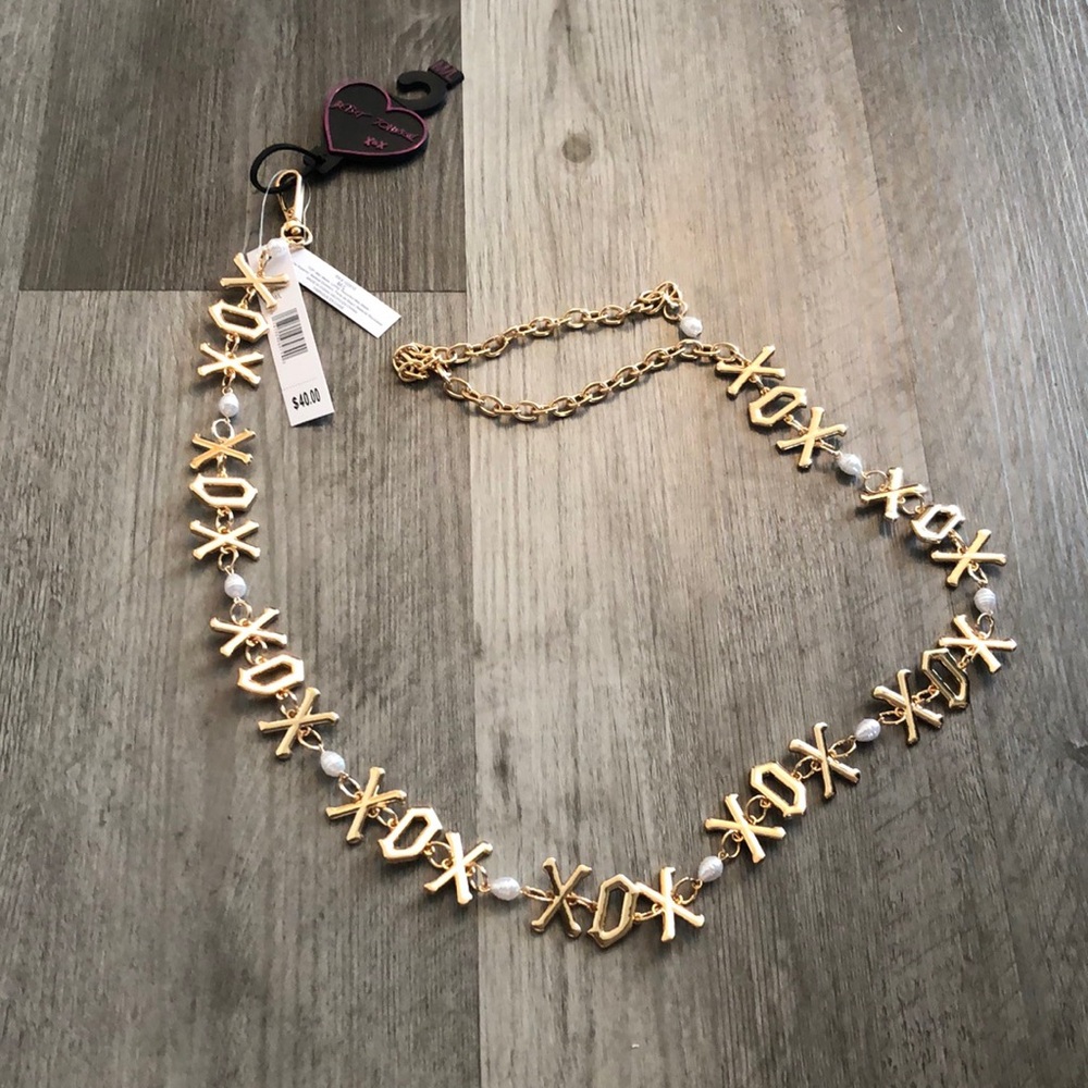 Betsey Johnson Gold Tone XOX & Faux Pearl Chain Link Belt Size M/L NWT